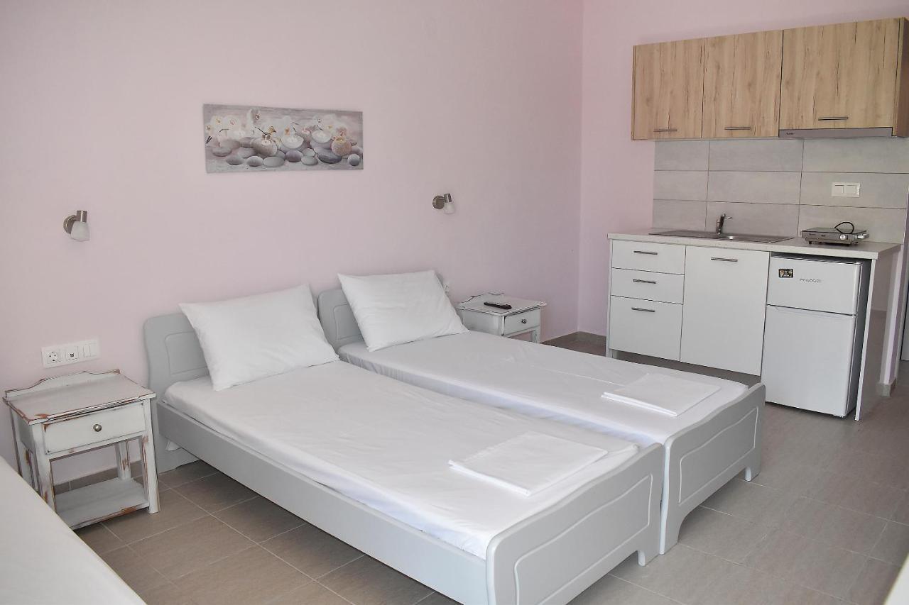 Giorgos-Fenia Apartments Paralia Katerinis Bagian luar foto