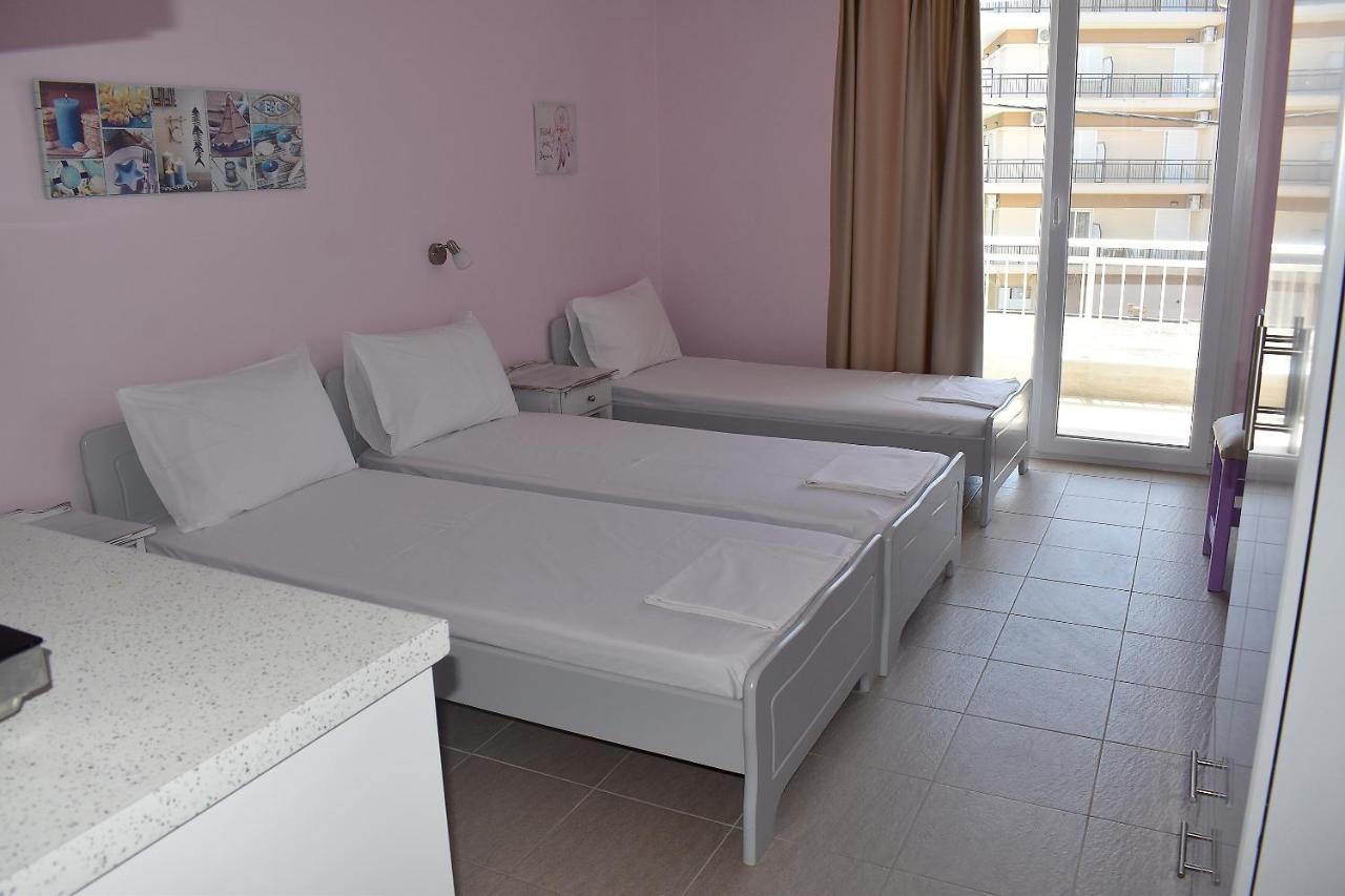 Giorgos-Fenia Apartments Paralia Katerinis Bagian luar foto
