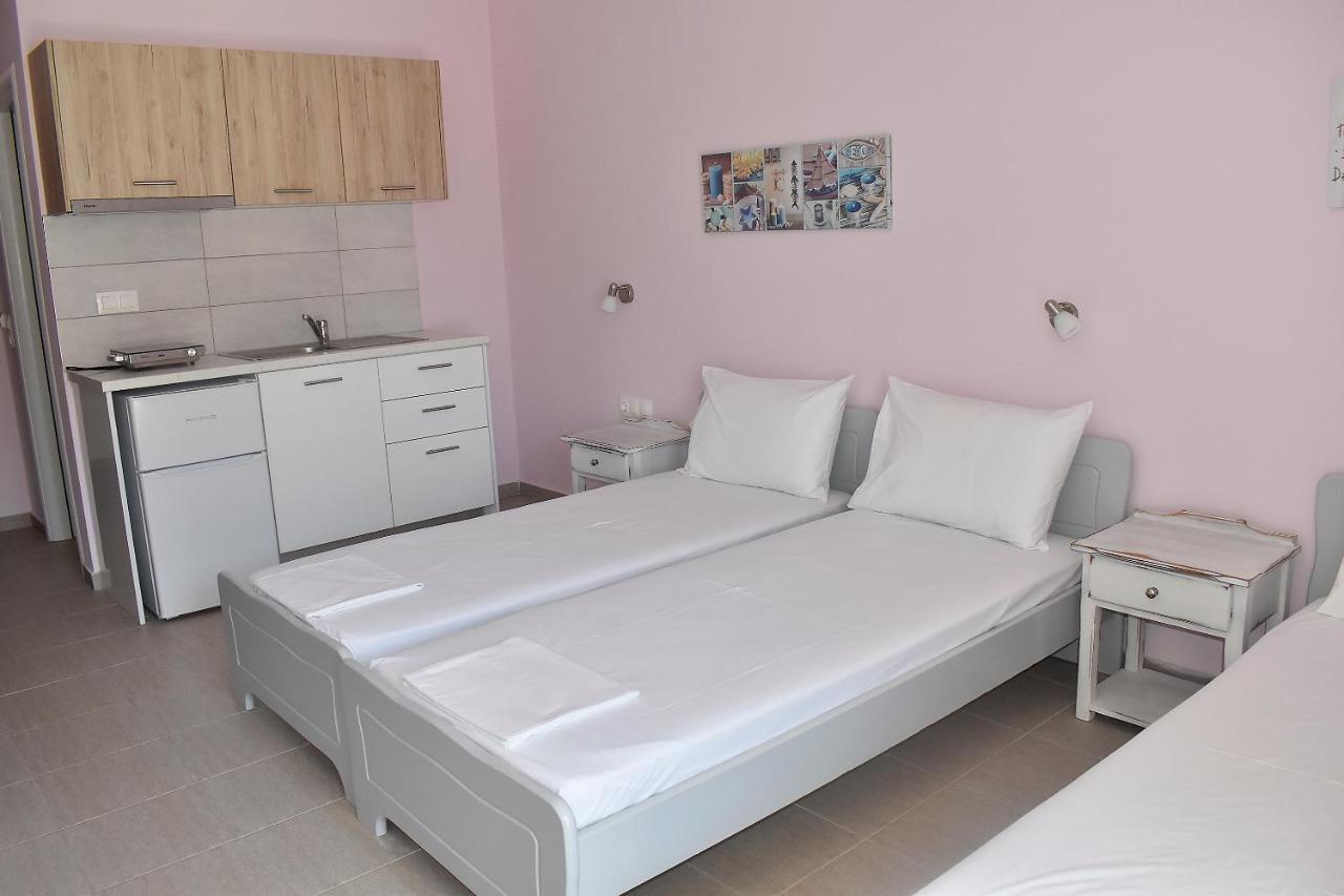 Giorgos-Fenia Apartments Paralia Katerinis Bagian luar foto