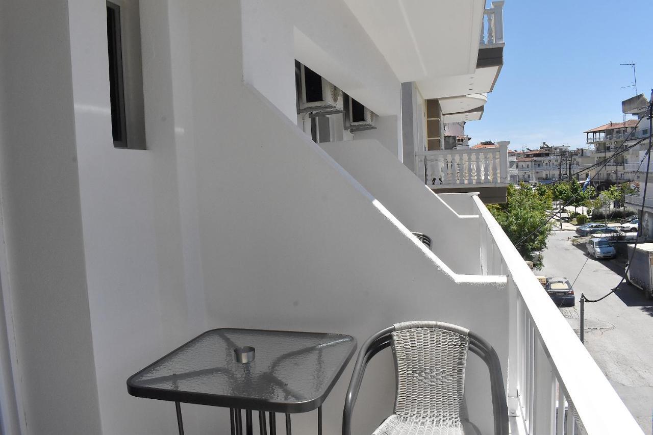 Giorgos-Fenia Apartments Paralia Katerinis Bagian luar foto